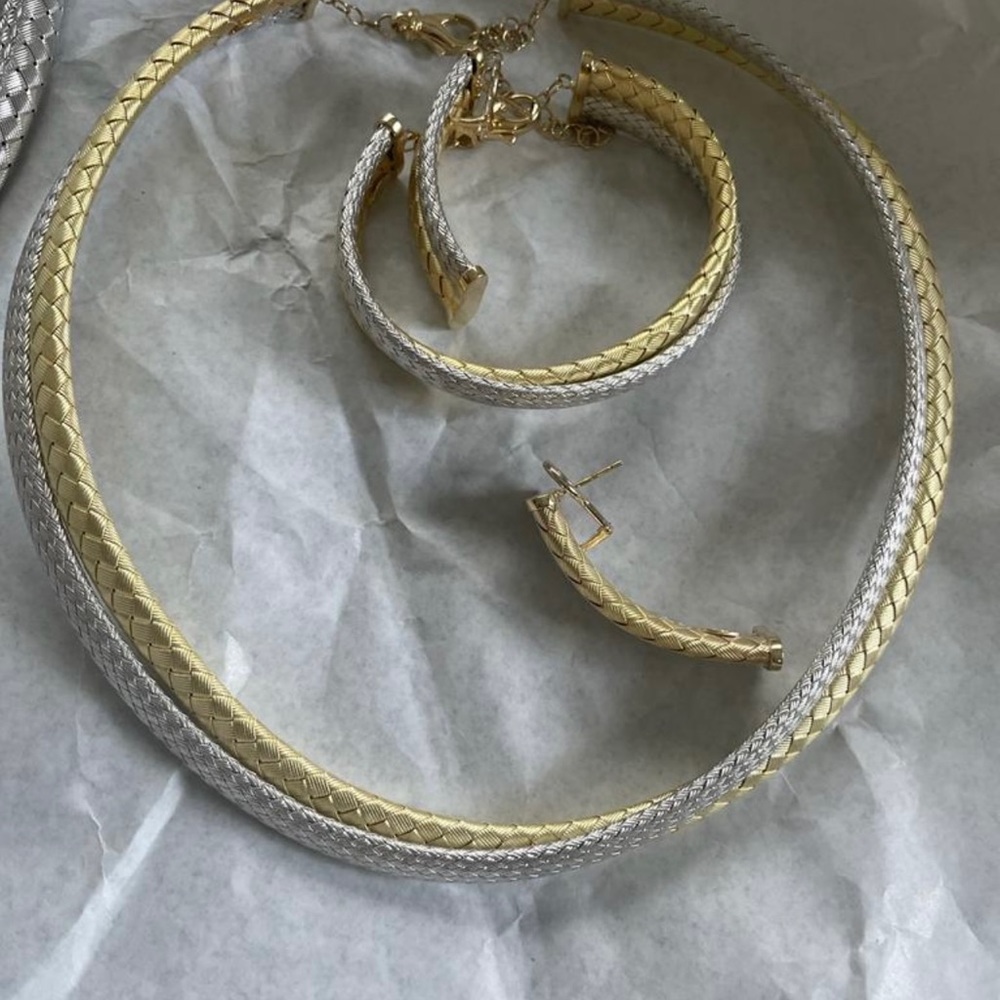18k Italian gold in over 105grams